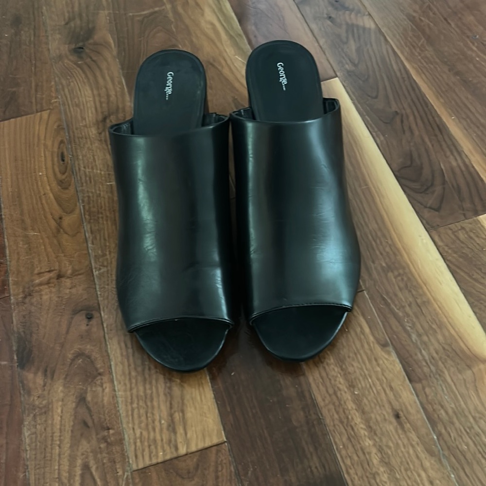 Size 9 heels !